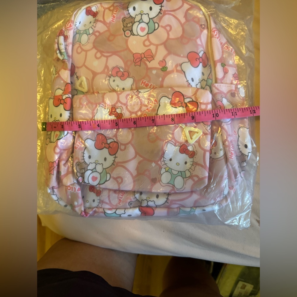 Hello Kitty Pink Backpack - Picture 2 of 3